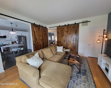 126 Elmwood Avenue - Photo Thumbnail 9