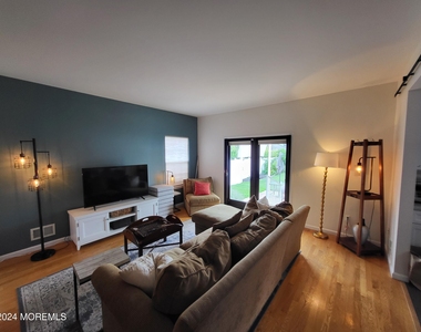 126 Elmwood Avenue - Photo Thumbnail 10