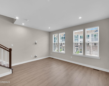 9 Halifax Road - Photo Thumbnail 1