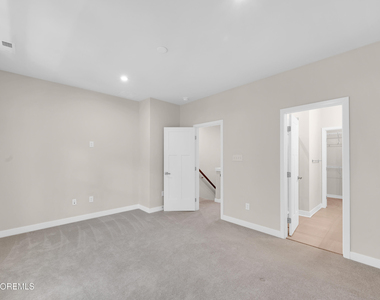 9 Halifax Road - Photo Thumbnail 3