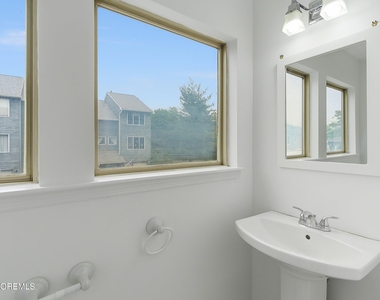 190 Spruce Street - Photo Thumbnail 15