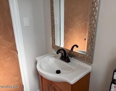 428 Garfield Avenue - Photo Thumbnail 5