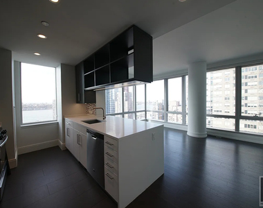 10th Avenue - Photo Thumbnail 1