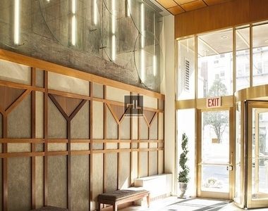 West 96 Street - Photo Thumbnail 4