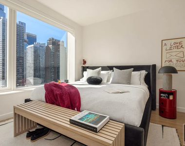 10th Avenue - Photo Thumbnail 3
