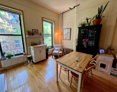 6 Brevoort Place - Photo Thumbnail 3