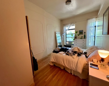 6 Brevoort Place - Photo Thumbnail 4