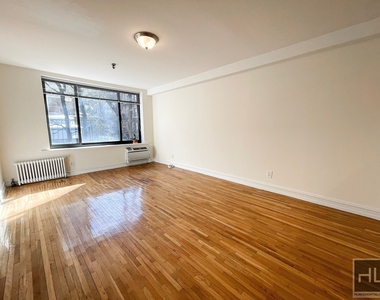 East 83 Street - Photo Thumbnail 2