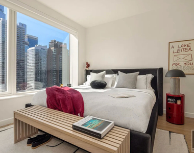 10th Avenue - Photo Thumbnail 4