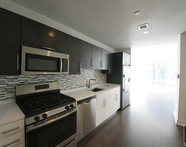 10th Avenue - Photo Thumbnail 2