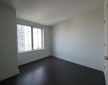 10th Avenue - Photo Thumbnail 5