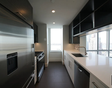 10th Avenue - Photo Thumbnail 1