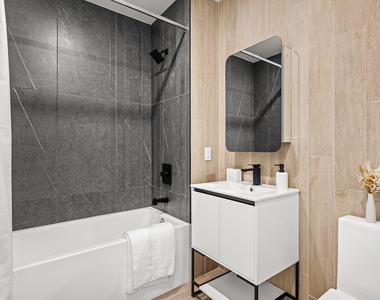 102 E 53rd St - Photo Thumbnail 9