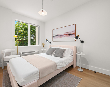 102 E 53rd St - Photo Thumbnail 6