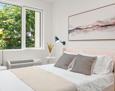 102 E 53rd St - Photo Thumbnail 7