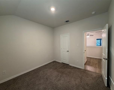 2025 Buffalo Hill Drive - Photo Thumbnail 19