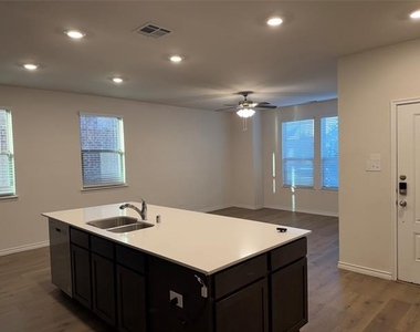 2025 Buffalo Hill Drive - Photo Thumbnail 2