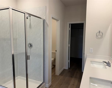 2025 Buffalo Hill Drive - Photo Thumbnail 12