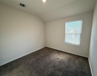 2025 Buffalo Hill Drive - Photo Thumbnail 17
