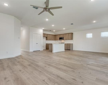 4908 Pebblewood Drive - Photo Thumbnail 9