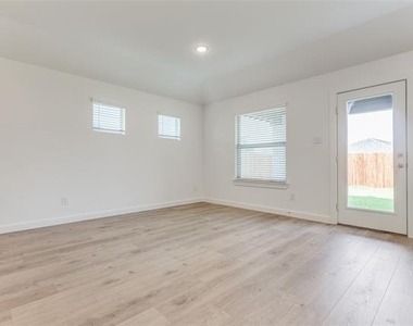 4908 Pebblewood Drive - Photo Thumbnail 13