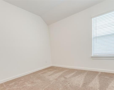 4908 Pebblewood Drive - Photo Thumbnail 15
