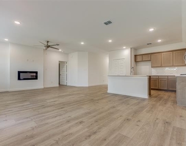 4908 Pebblewood Drive - Photo Thumbnail 11