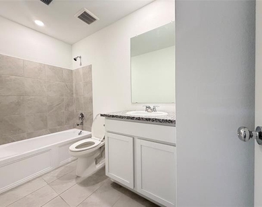 1717 Round House Lane - Photo Thumbnail 20