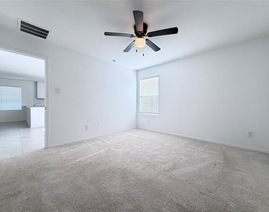1717 Round House Lane - Photo Thumbnail 12