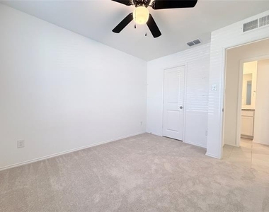 1717 Round House Lane - Photo Thumbnail 19