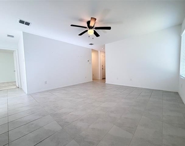 1717 Round House Lane - Photo Thumbnail 5