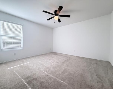 1717 Round House Lane - Photo Thumbnail 10