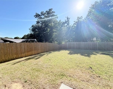 1717 Round House Lane - Photo Thumbnail 22
