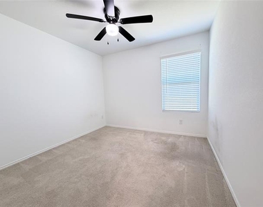 1717 Round House Lane - Photo Thumbnail 16