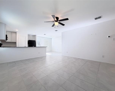 1717 Round House Lane - Photo Thumbnail 4