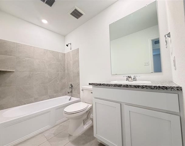 1717 Round House Lane - Photo Thumbnail 21