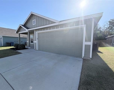 1717 Round House Lane - Photo Thumbnail 1