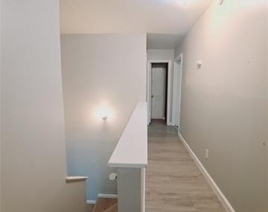 633 Rutgers Drive - Photo Thumbnail 11