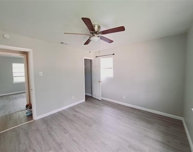 633 Rutgers Drive - Photo Thumbnail 12