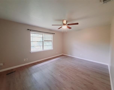 633 Rutgers Drive - Photo Thumbnail 17