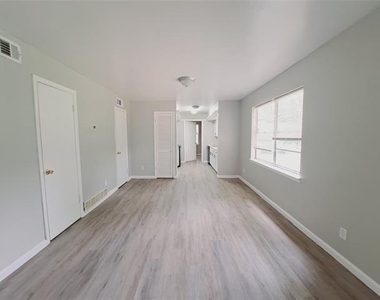 633 Rutgers Drive - Photo Thumbnail 5