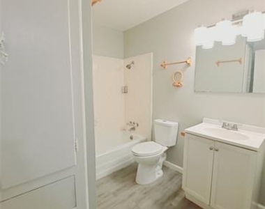 633 Rutgers Drive - Photo Thumbnail 21
