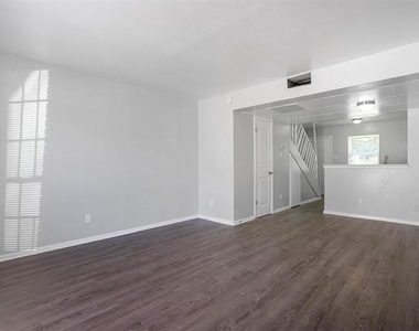 307 Rose Street - Photo Thumbnail 7