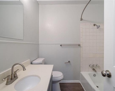 307 Rose Street - Photo Thumbnail 9