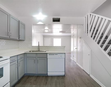 307 Rose Street - Photo Thumbnail 1