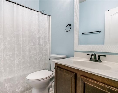 8633 Star Thistle Drive - Photo Thumbnail 19