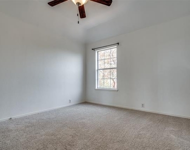 2213 Ravenhurst Drive - Photo Thumbnail 16
