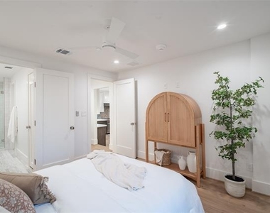 3428 Daniel Avenue - Photo Thumbnail 7