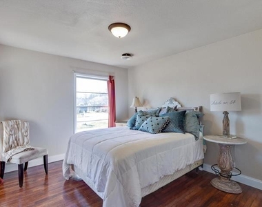 801 Pecan Street - Photo Thumbnail 22