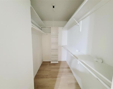 205 Mccarley Place - Photo Thumbnail 11